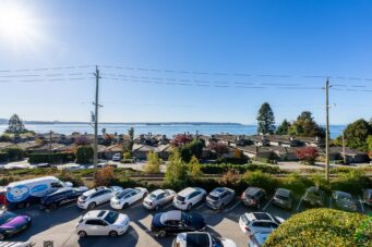 #201 - 2433 Bellevue Avenue